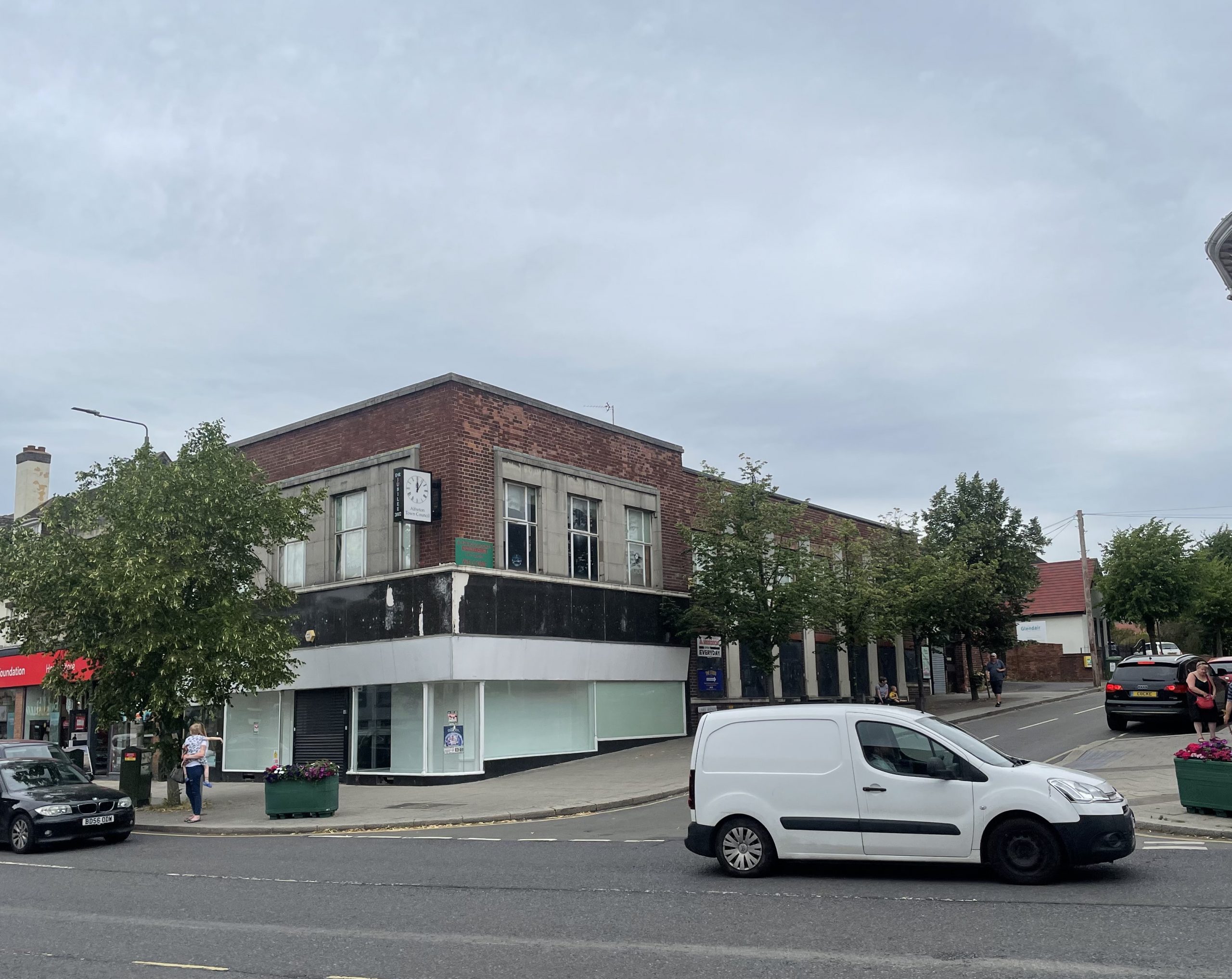 Empty shops on Alfreton High Street
