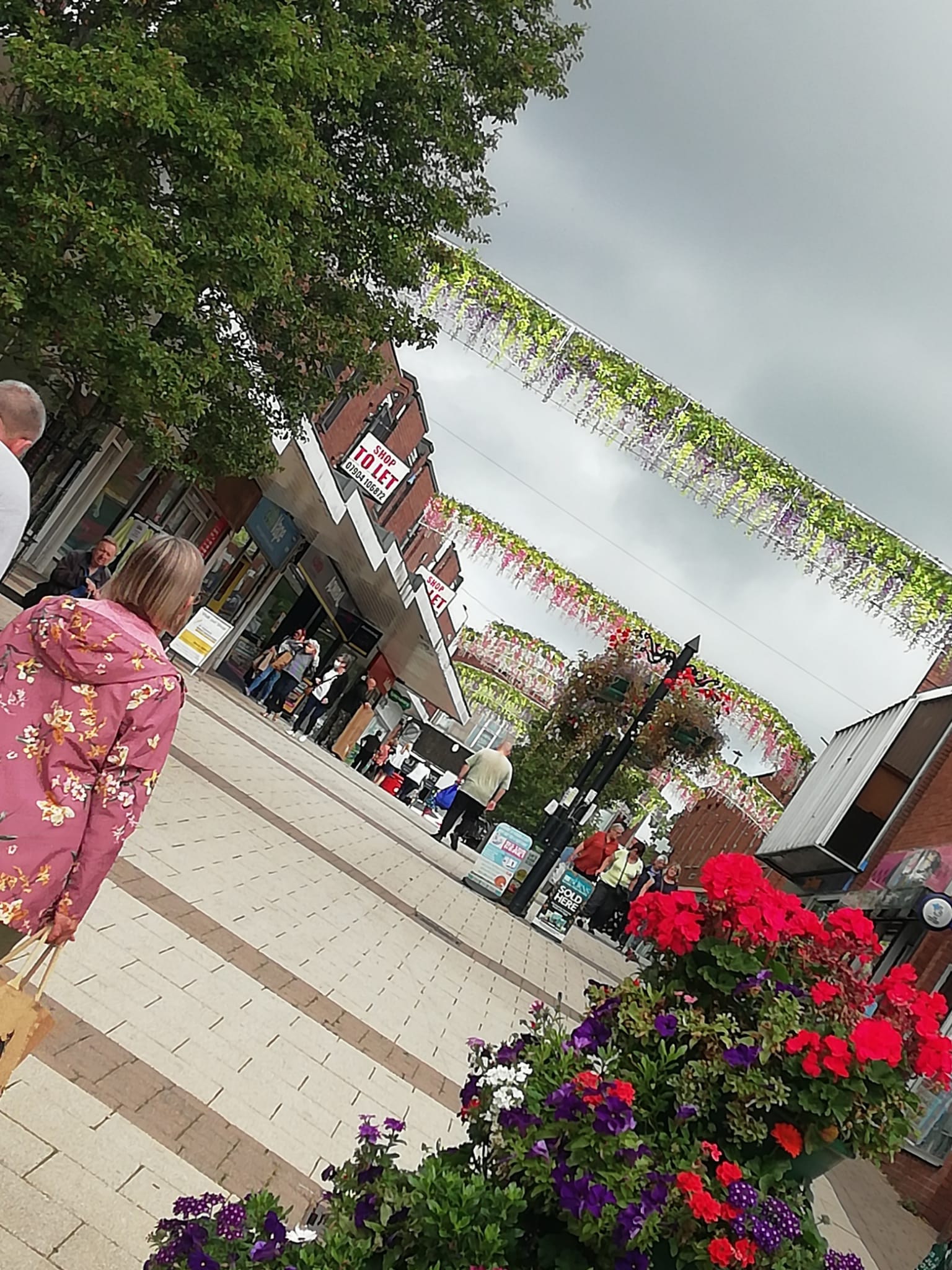 Alfreton town centre's new floral display