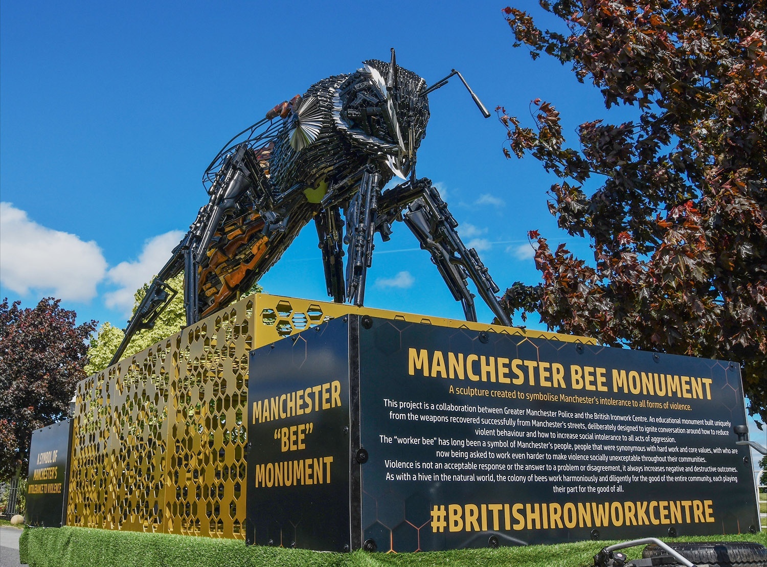 An anti-violence Bee sculpture is set to visit Alfreton