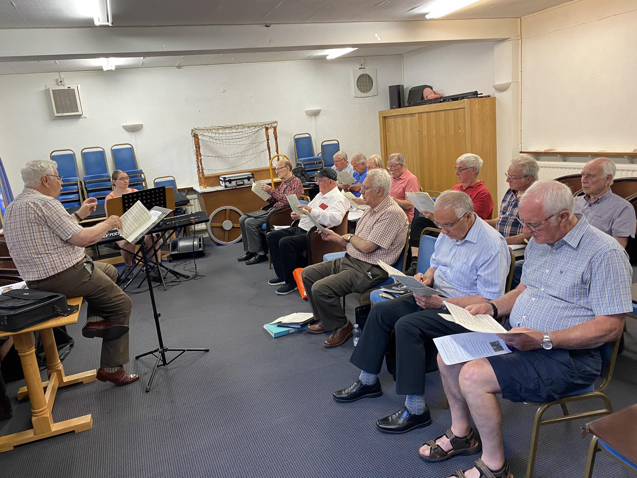 Alfreton Male Voice Choir sing in Latin as members practice new song