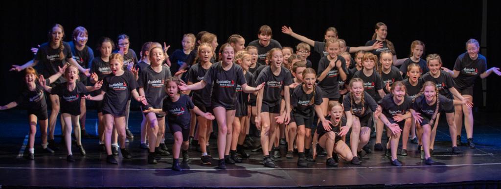 More than 80 dancers showcase talents with stage performance