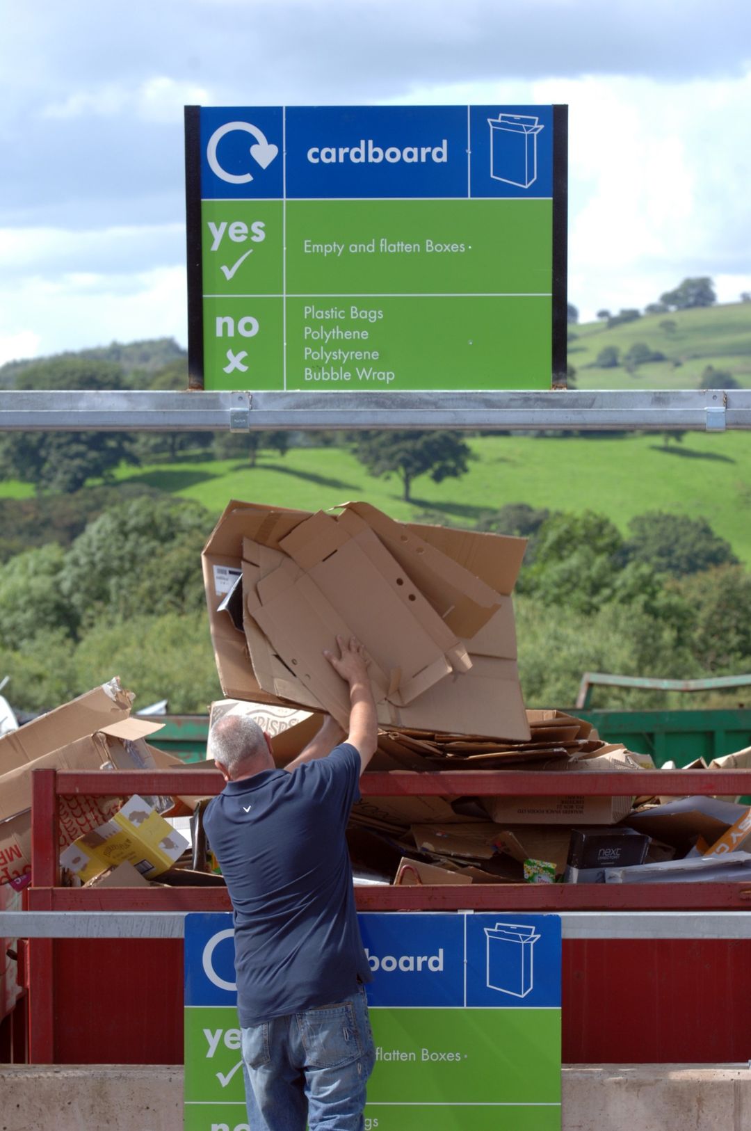 Reduction of opening hours at waste recycling centres